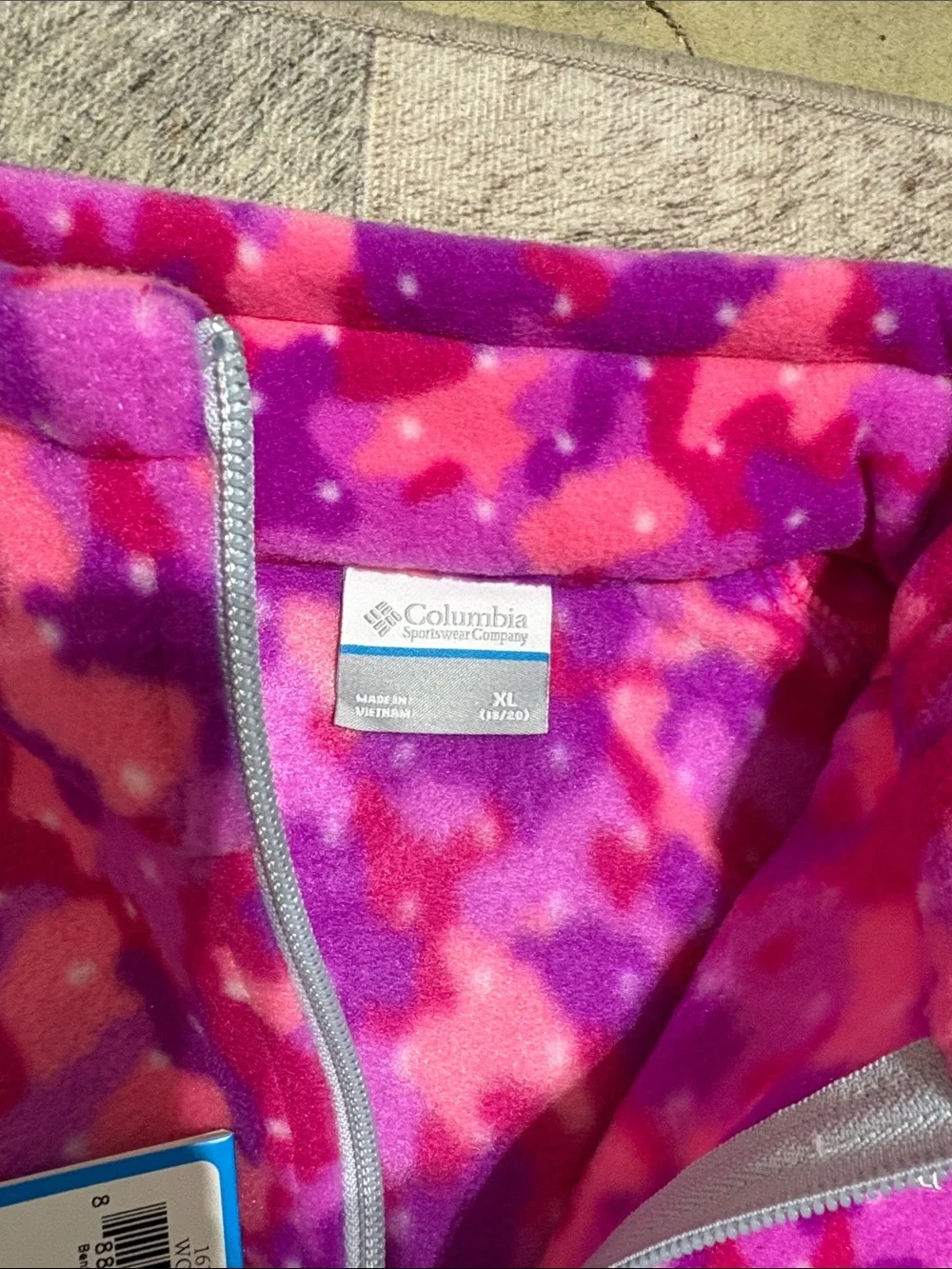 New Columbia, full zip fleece girls XL 18/20
